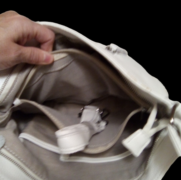 NWT.~Zency 100% Leather White Shoulder bag/ Tote/ Satchel/ Handbag - Picture 5 of 9